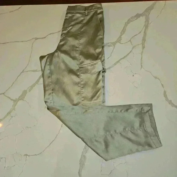 House of Harlow 1960 Green Satin Cargo Relaxed Fit Pants Straight Leg Size 6 - Picture 1 of 12